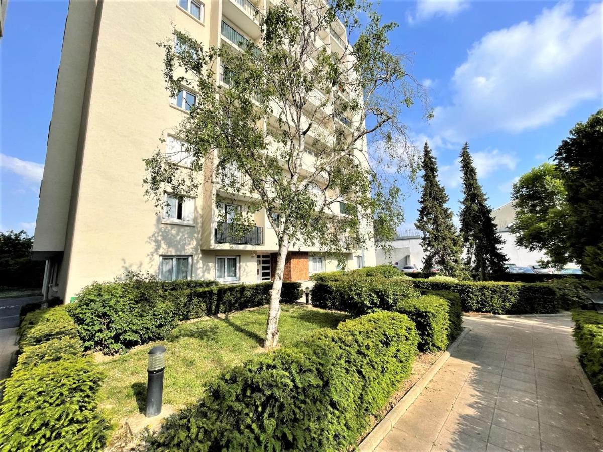 Brossolette T2 Spacieux Et Lumineux Balcon Vue Dégagée Appartement Reims